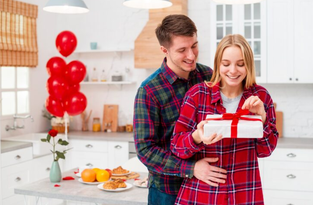 Top 20 Anniversary Gift Ideas for Your Couple Friends